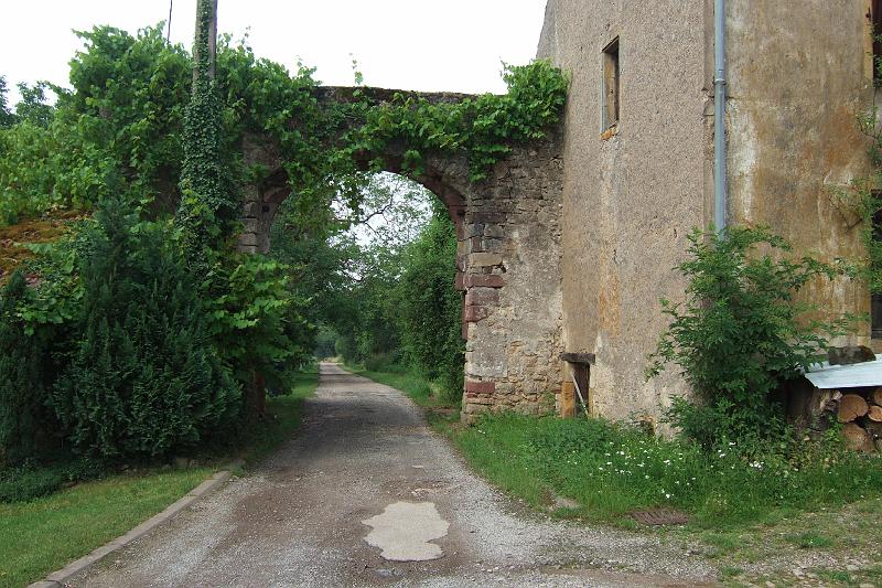 3-4-05 Ferme Koenigsberg.JPG - Einsam gelegen südlich des Altenbergs: Ehemalige Kartäuser-Klosteranlage, jetzt als Ferme de Koenigsberg genutzt